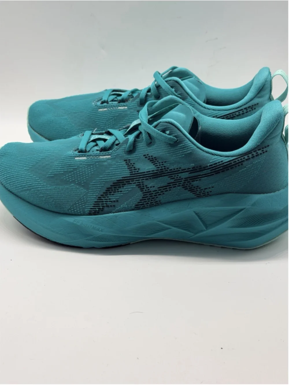 ASICS Novablast 5 Men’s Size 9 Aqua Teal Running Shoes Sales Sample EUC